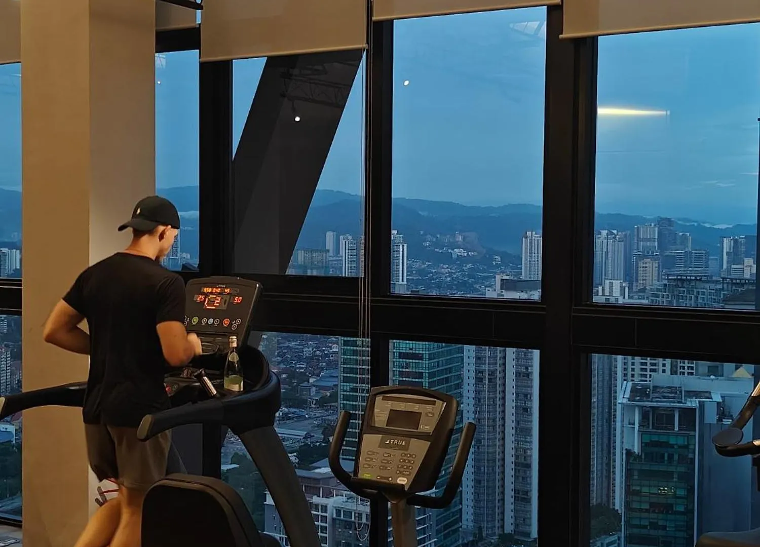 Scarletz Suites Klcc Kuala Lumpur By Okidoki Homes 马来西亚