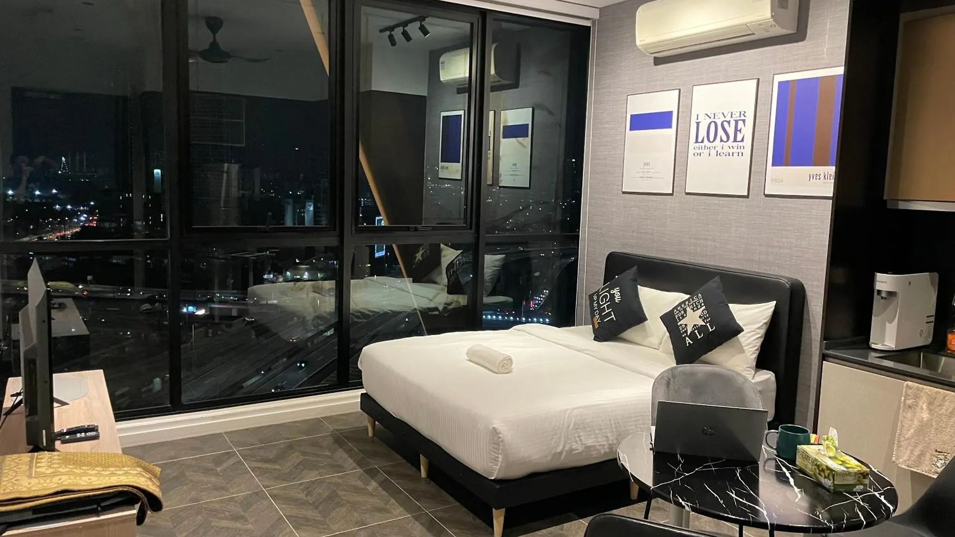 Scarletz Suites Klcc Kuala Lumpur By Okidoki Homes 公寓
